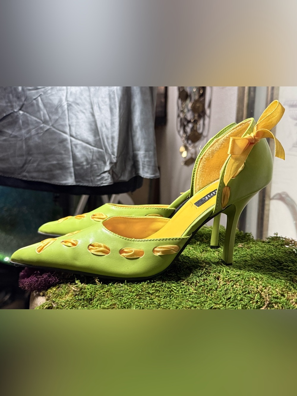 Taunt Vintage Lime Green Yellow Satin Ribbon D'Orsay Pointed Heels Estimated 7.5